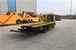 平利非事故拖车