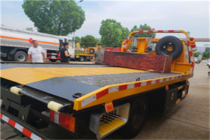 平利附近拖车电话号码服务