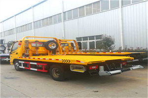 平利附近拖车救援搭电